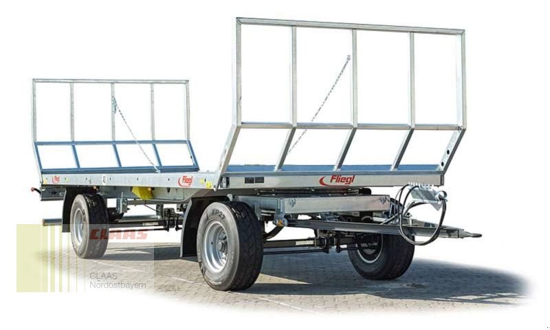 Ballensammelwagen van het type Fliegl ZPW 80 2-Achs, Neumaschine in Hollfeld (Foto 1)