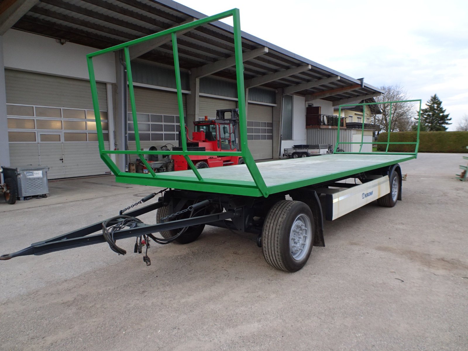 Ballensammelwagen от тип Krone ----------, Gebrauchtmaschine в st.georgen/y. (Снимка 1)