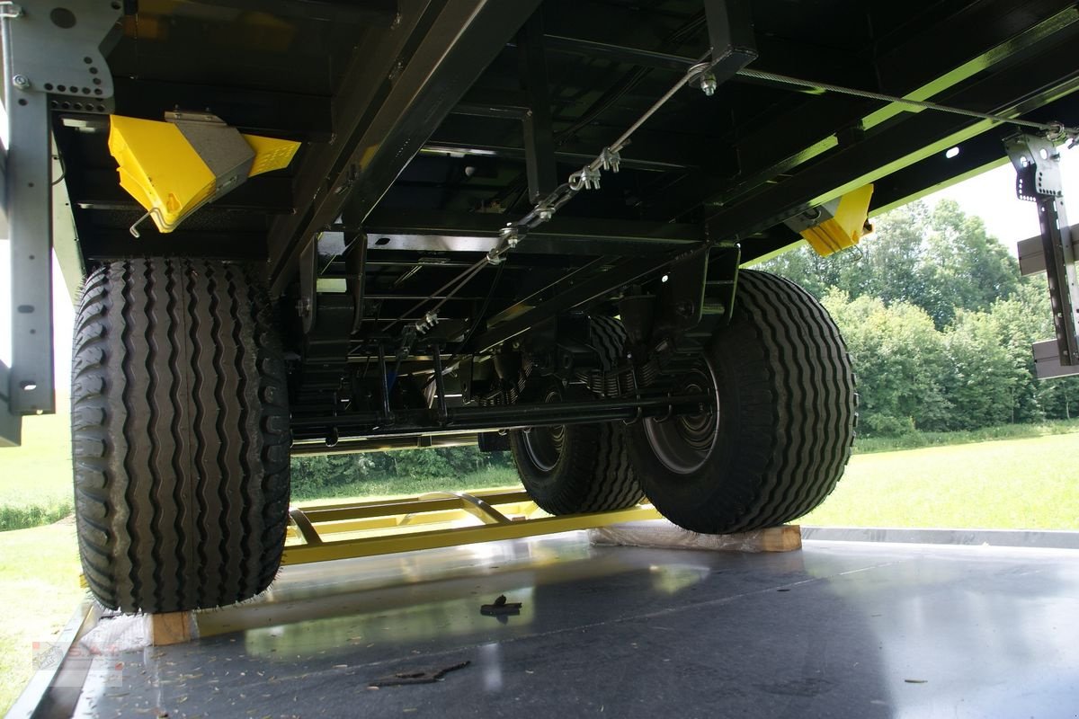 Ballensammelwagen des Typs Metal-Fach Ballenwagen-15 to., Neumaschine in Eberschwang (Bild 12)