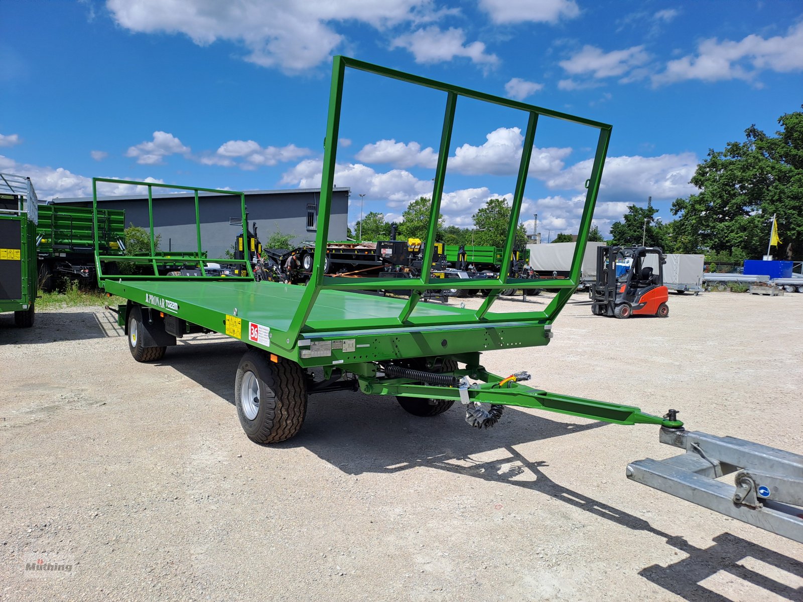 Ballensammelwagen of the type PRONAR T 022 M, Neumaschine in Neumarkt (Picture 1)