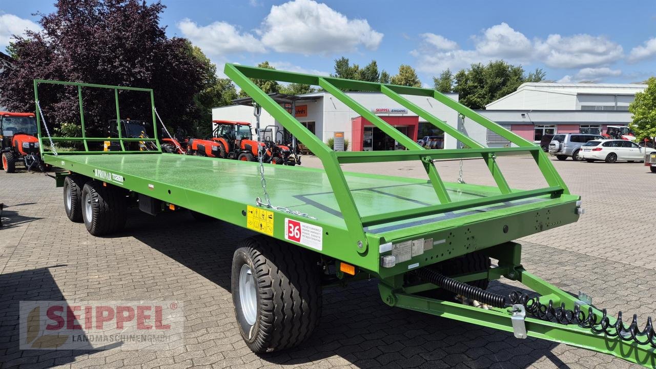 Ballensammelwagen des Typs PRONAR T 026 M PRONAR BALLENWAGEN, Neumaschine in Groß-Umstadt (Bild 1)