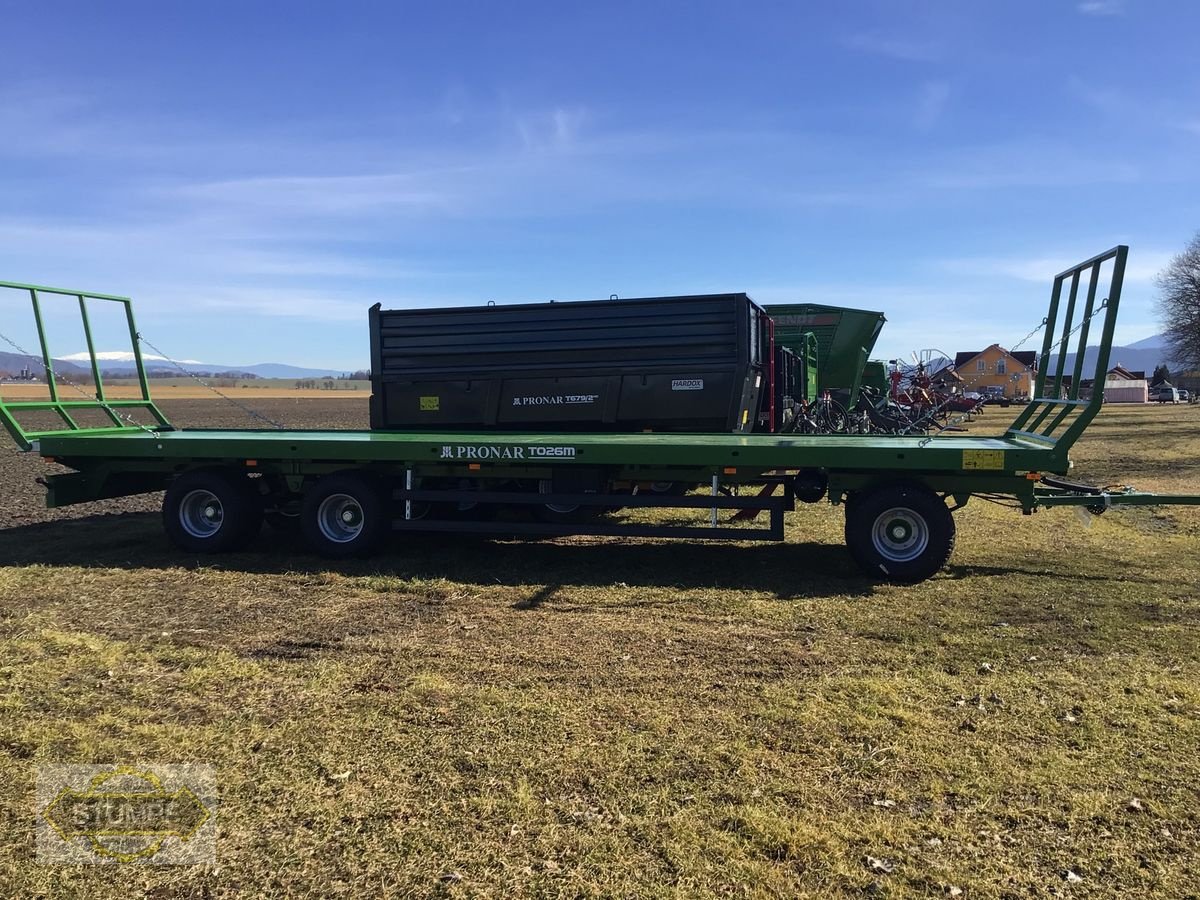 Ballensammelwagen des Typs PRONAR T026M, Neumaschine in Grafenstein (Bild 2)