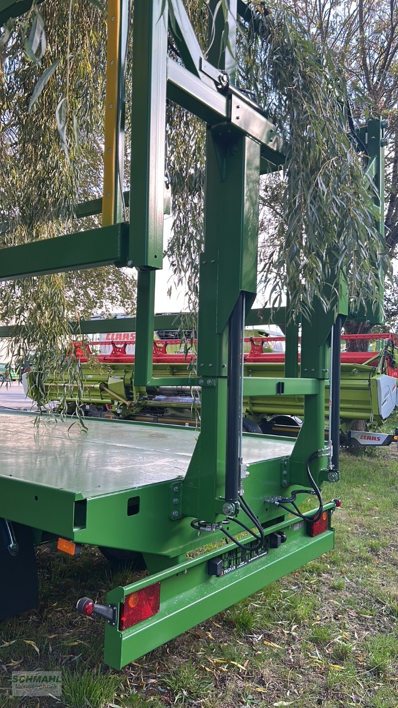 Ballensammelwagen des Typs PRONAR T026M, Neumaschine in Upahl (Bild 3)