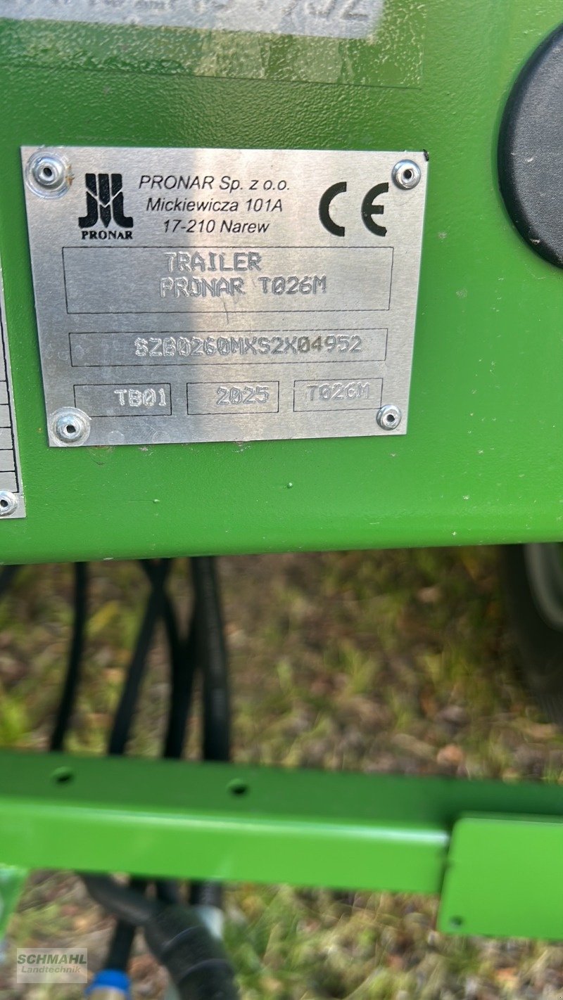 Ballensammelwagen des Typs PRONAR T026M, Neumaschine in Upahl (Bild 4)