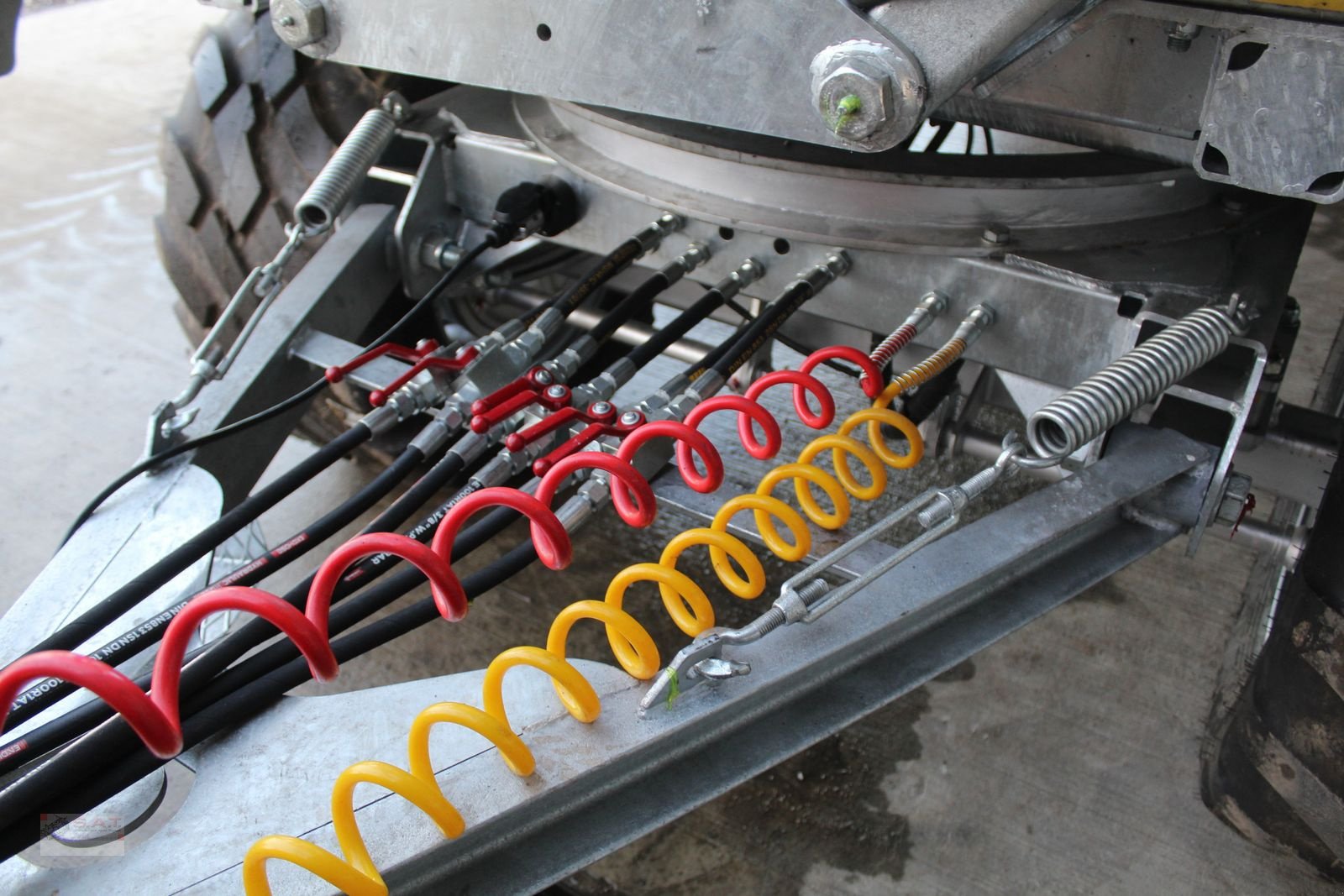 Ballensammelwagen del tipo Sonstige Palaz Ballenwagen mit Hydro Wall - Verzinkt, Neumaschine In Eberschwang (Immagine 23)