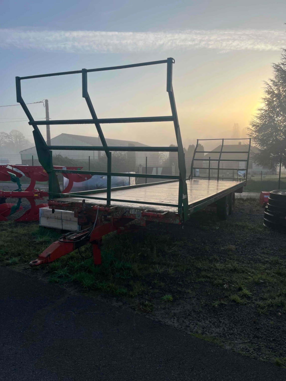 Ballensammelwagen typu Sonstige Plateau fourrager 9m semi portee Chaumont, Gebrauchtmaschine v LA SOUTERRAINE (Obrázek 1)