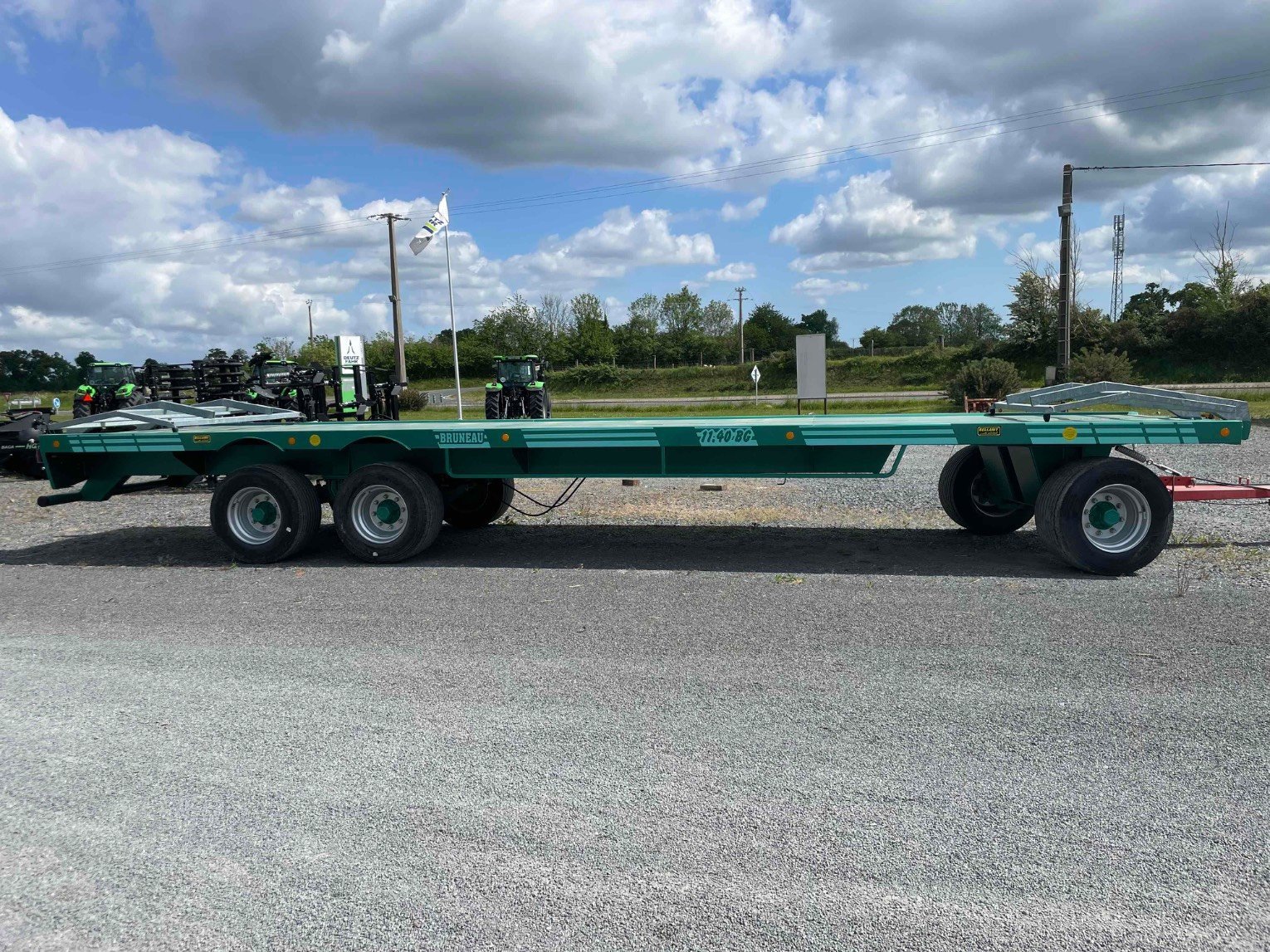 Ballensammelwagen Türe ait Sonstige PLATEAU TRAINE LOURD 6 roues 11.40 BG, Gebrauchtmaschine içinde SAINT CLAIR SUR ELLE (resim 6)