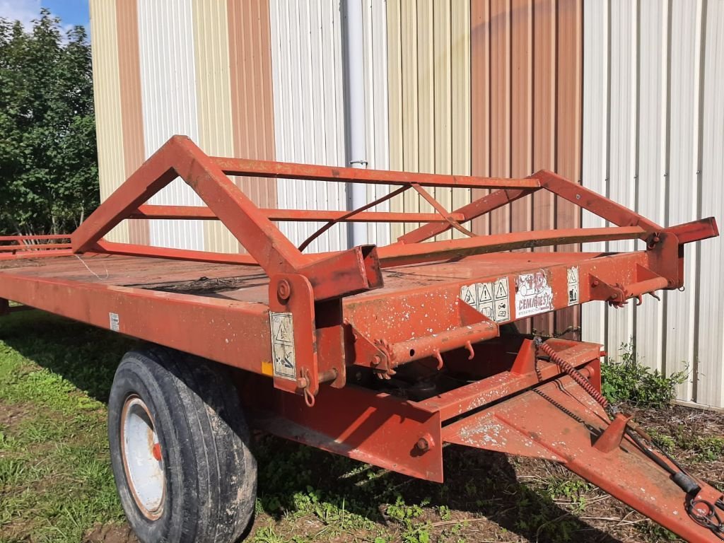 Ballensammelwagen of the type Sonstige Rp10, Gebrauchtmaschine in VARENNES VAUZELLES (Picture 4)