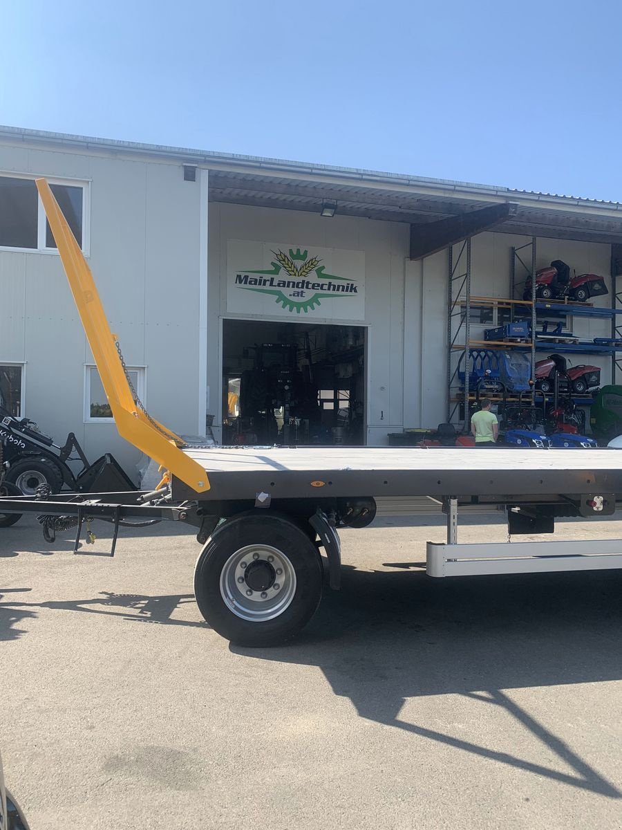 Ballensammelwagen del tipo WIELTON PRS-3S/S24-40km/h, Neumaschine In Gschwandt (Immagine 1)