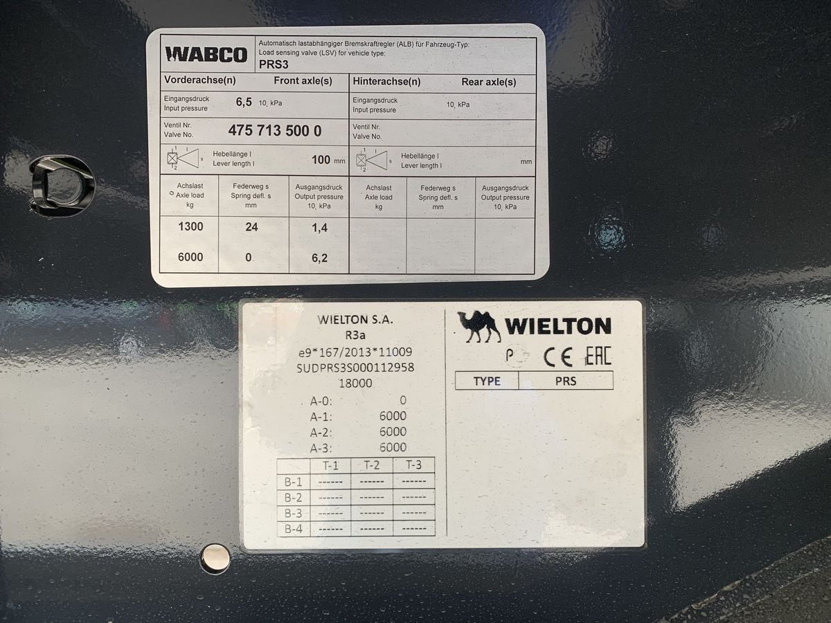 Ballensammelwagen des Typs WIELTON WIELTON PRS 3, Neumaschine in Gschwandt (Bild 2)