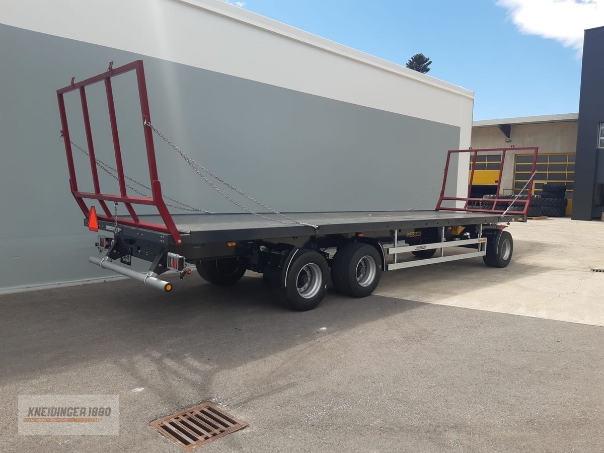 Ballensammelwagen des Typs Zaslaw Ballenwagen, Neumaschine in Altenfelden (Bild 2)