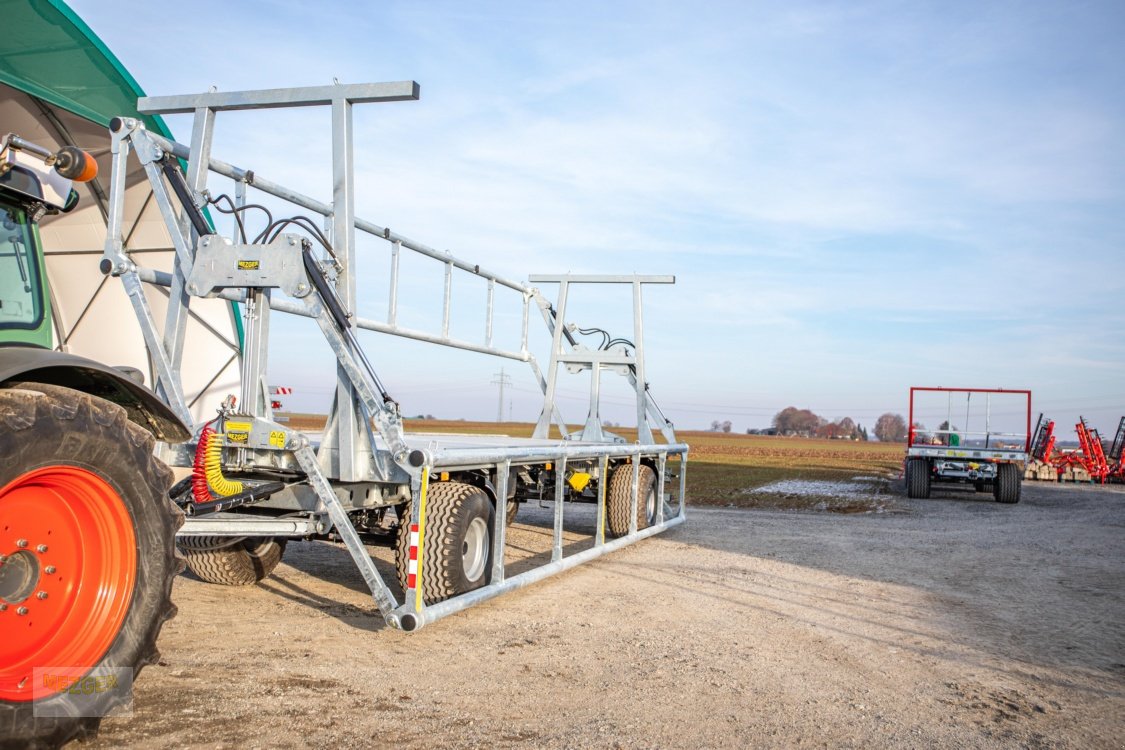 Ballentransportwagen des Typs CYNKOMET Ballenwagen 16 t (Hydraulische Ladungssicherung), Neumaschine in Ditzingen (Bild 9)