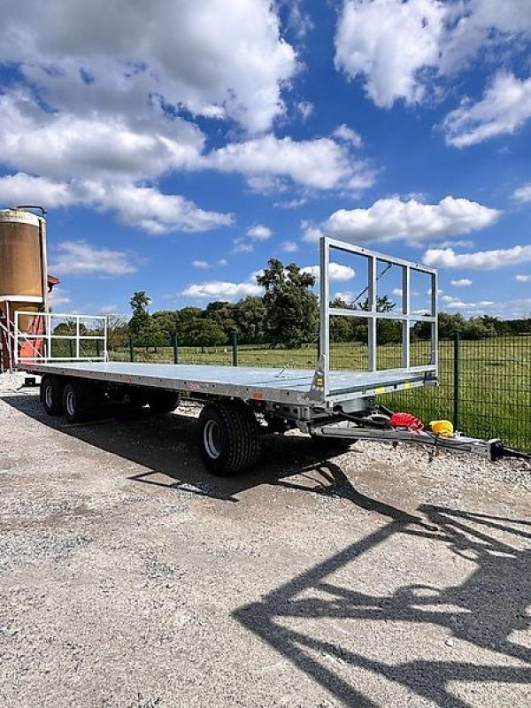 Ballentransportwagen des Typs CYNKOMET Ballenwagen T-608/3SL , 24 t GG, Preis inkl. 19% MwSt., Gebrauchtmaschine in Lippetal (Bild 1)
