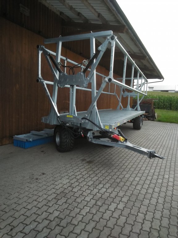 Ballentransportwagen des Typs CYNKOMET T-608/2 EU, Neumaschine in Weißenstadt (Bild 3)