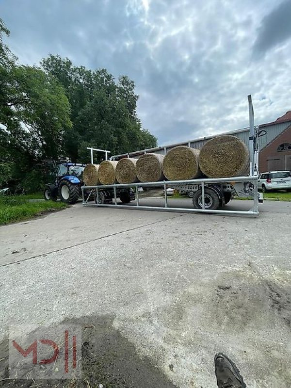Ballentransportwagen des Typs MD Landmaschinen CM Ballenwagen T 608/2L mit hydraulischer Ladungssicherung, Neumaschine in Zeven (Bild 4)