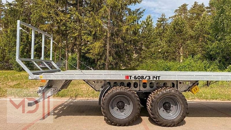 Ballentransportwagen des Typs MD Landmaschinen CM Ballenwagen T-608/3 L 19t, Neumaschine in Zeven (Bild 3)