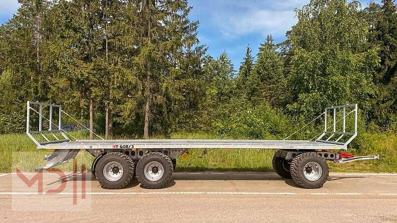 Ballentransportwagen des Typs MD Landmaschinen CM Ballenwagen T-608/3 L 19t, Neumaschine in Zeven (Bild 4)