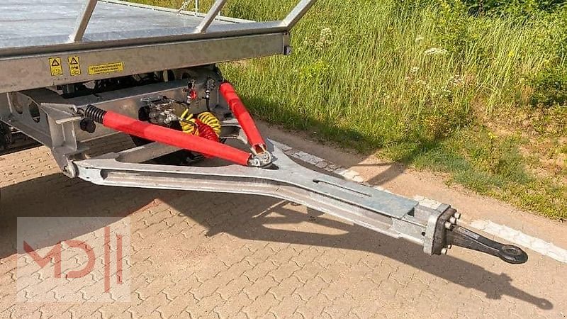 Ballentransportwagen des Typs MD Landmaschinen CM Ballenwagen T-608/3 L 19t, Neumaschine in Zeven (Bild 5)