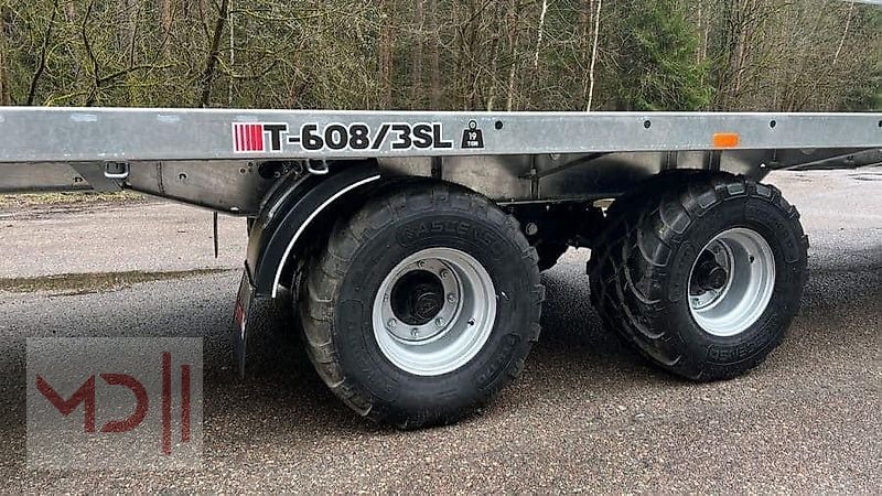 Ballentransportwagen des Typs MD Landmaschinen CM Ballenwagen T 608 /3 SL 24T mit hydraulischer Ladungssicherung, Neumaschine in Zeven (Bild 10)