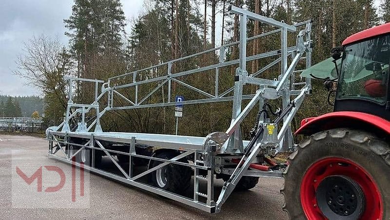 Ballentransportwagen des Typs MD Landmaschinen CM Ballenwagen T 608 /3 SL 24T mit hydraulischer Ladungssicherung, Neumaschine in Zeven (Bild 3)