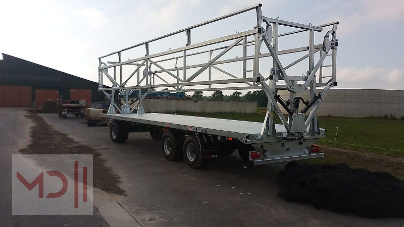 Ballentransportwagen des Typs MD Landmaschinen CM Ballenwagen T 608 /3 SL 24T mit hydraulischer Ladungssicherung, Neumaschine in Zeven (Bild 7)