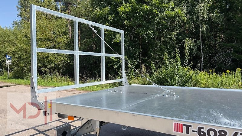 Ballentransportwagen des Typs MD Landmaschinen CM Ballenwagen T-608/3 SL 24T, Neumaschine in Zeven (Bild 4)