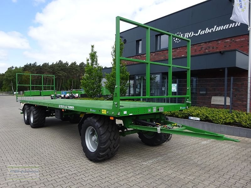 Ballentransportwagen des Typs PRONAR 3-achs Ballenwagen Strohwagen TO 28 KM, 24 to. NEU, Gebrauchtmaschine in Itterbeck (Bild 23)