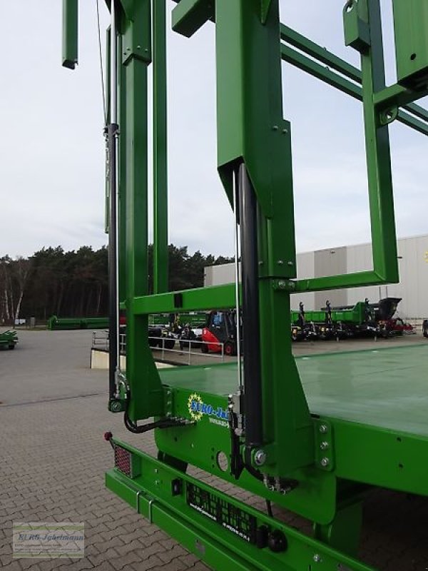 Ballentransportwagen des Typs PRONAR Ballenwagen Strohwagen TO 28 KM einschl. hydr. Ladungssicherung, 24 to, NEU, Neumaschine in Itterbeck (Bild 18)