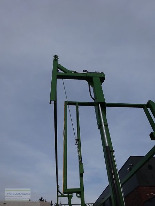 Ballentransportwagen des Typs PRONAR Ballenwagen Strohwagen TO 28 KM einschl. hydr. Ladungssicherung, 24 to, NEU, Neumaschine in Itterbeck (Bild 16)