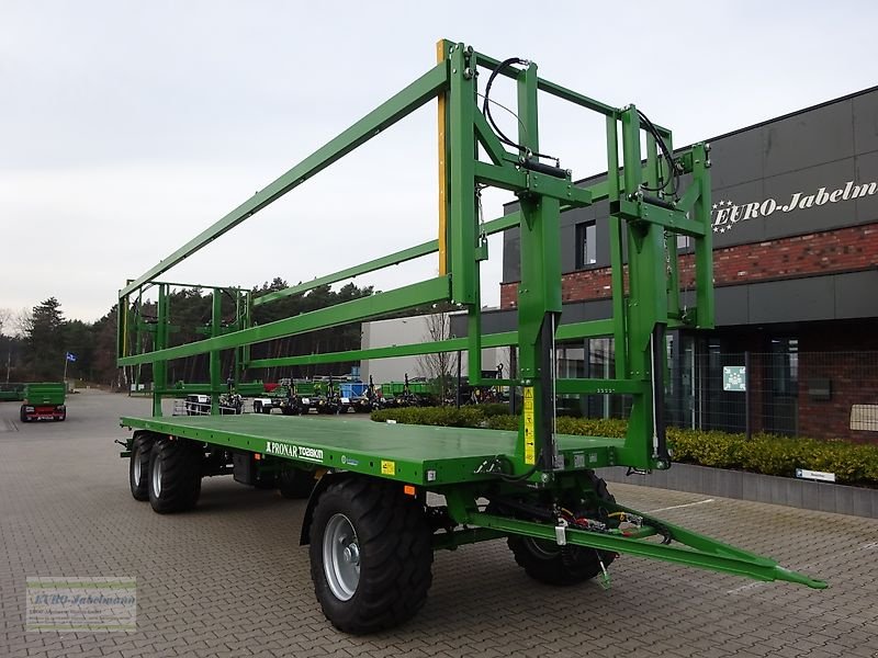 Ballentransportwagen des Typs PRONAR Ballenwagen Strohwagen TO 28 KM einschl. hydr. Ladungssicherung, 24 to, NEU, Neumaschine in Itterbeck (Bild 7)