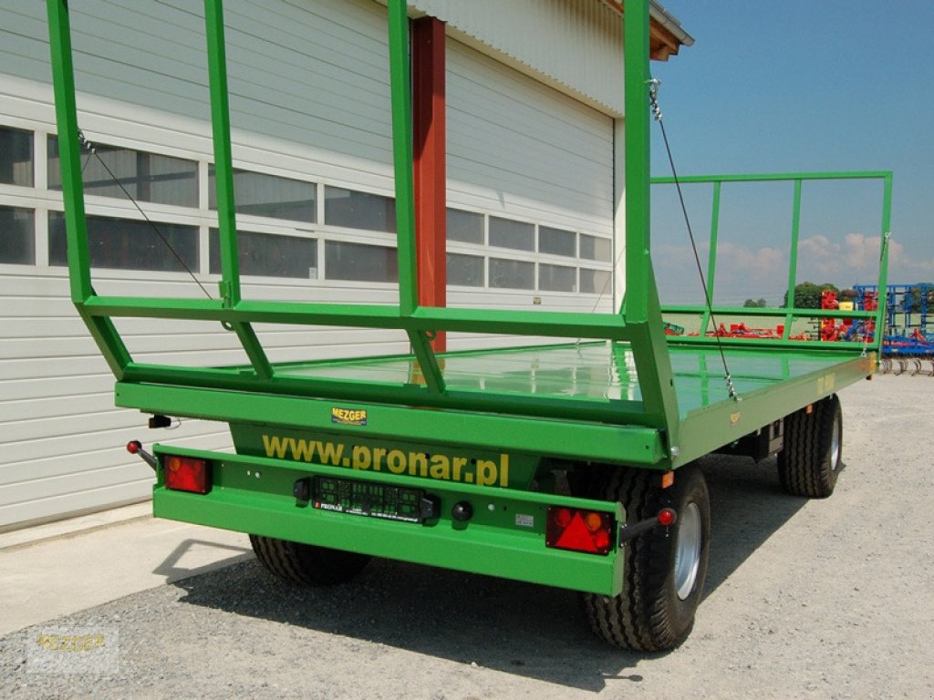 Ballentransportwagen des Typs PRONAR Ballenwagen T022 (10 t), Neumaschine in Ditzingen (Bild 3)