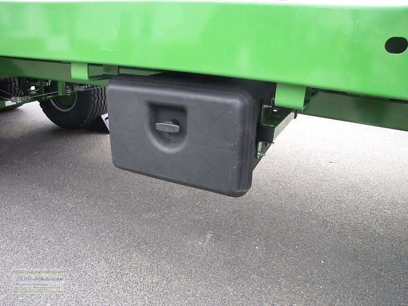 Ballentransportwagen des Typs PRONAR PRONAR Ballenwagen TO 23, TO 23 M, Druckl. 3-Achser, 15 to, NEU, Neumaschine in Itterbeck (Bild 22)