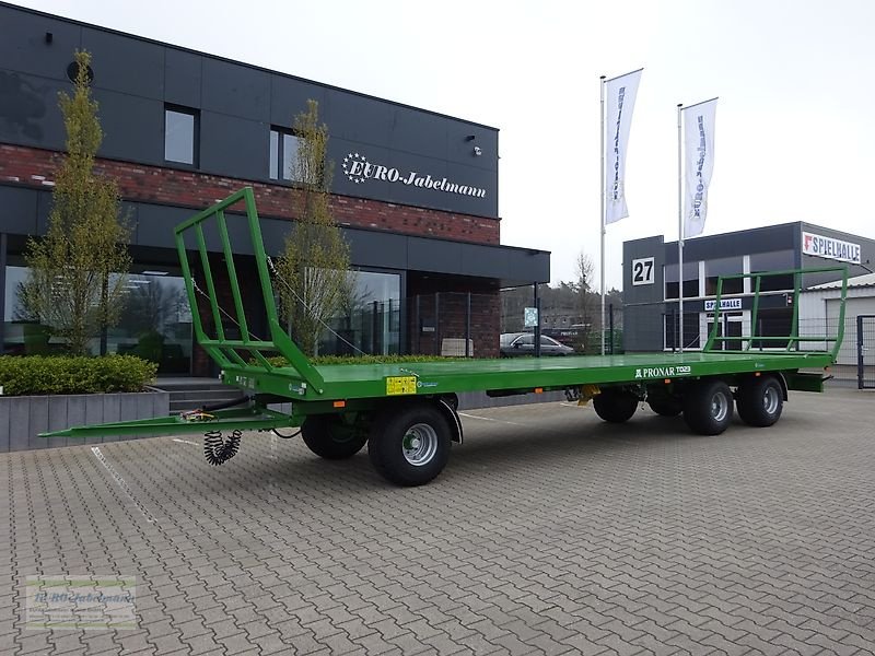 Ballentransportwagen des Typs PRONAR PRONAR Ballenwagen TO 23, TO 23 M, Druckl. 3-Achser, 15 to, NEU, Neumaschine in Itterbeck (Bild 13)