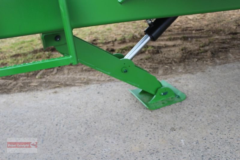 Ballentransportwagen des Typs PRONAR T 024 M Ballenwagen 12 to Tandemachser, Neumaschine in Ostheim/Rhön (Bild 4)