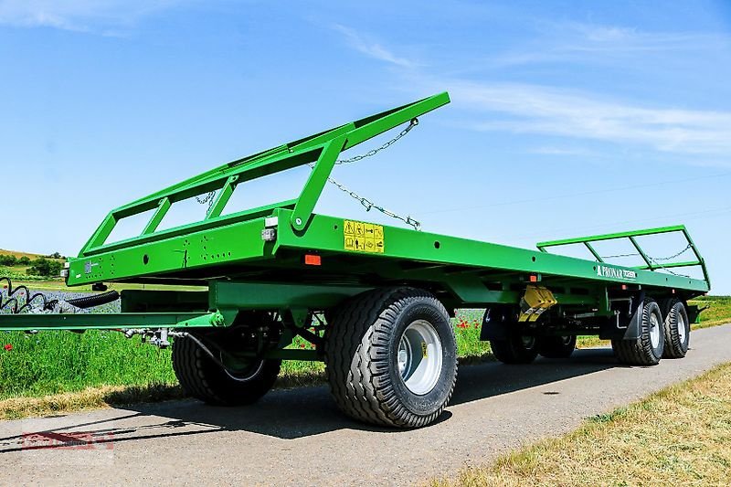 Ballentransportwagen des Typs PRONAR T 026 M Ballenwagen 18 to Siloballenversion, Neumaschine in Ostheim/Rhön (Bild 1)