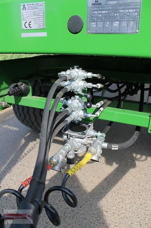 Ballentransportwagen типа PRONAR T 026 M Hydraulische Ladungssicherung 18 to, Neumaschine в Ostheim/Rhön (Фотография 9)