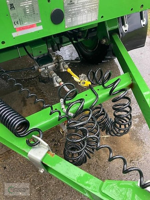 Ballentransportwagen des Typs PRONAR T 027 M wie Neu, Gebrauchtmaschine in Rittersdorf (Bild 5)