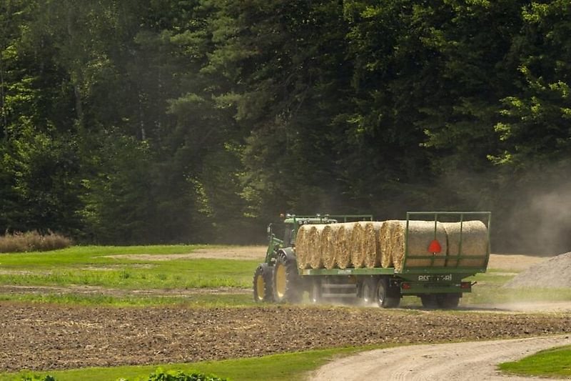 Ballentransportwagen typu PRONAR T026M, 3-Achs Ballentransportwagen, Preis inkl. MwSt., Gebrauchtmaschine v Lippetal (Obrázek 2)