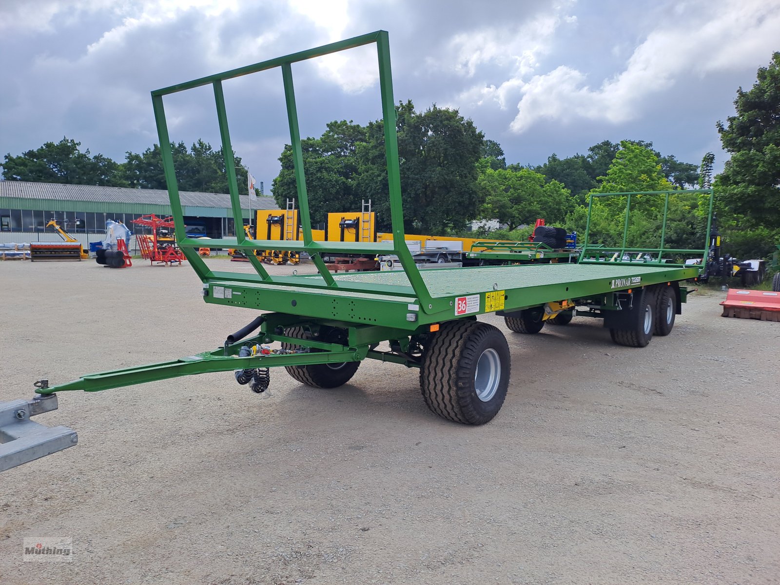 Ballentransportwagen des Typs PRONAR T026M, Neumaschine in Neumarkt (Bild 1)