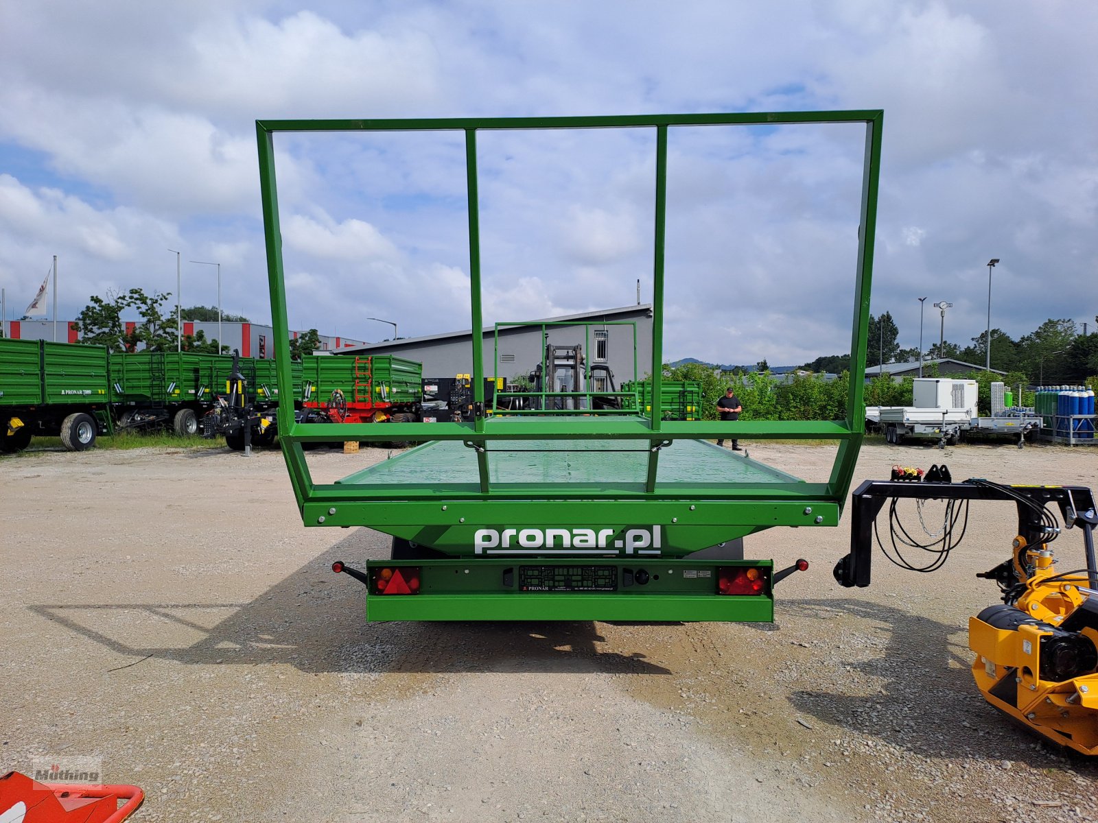 Ballentransportwagen des Typs PRONAR T026M, Neumaschine in Neumarkt (Bild 7)