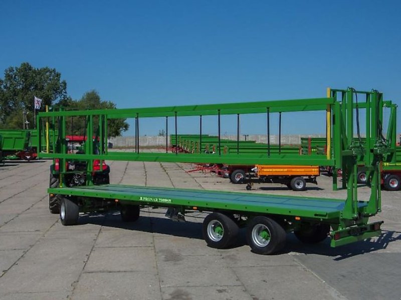 Ballentransportwagen des Typs PRONAR T028KM, 3-Achs Ballentransportwagen, Preis inkl. MwSt., Neumaschine in Lippetal (Bild 1)