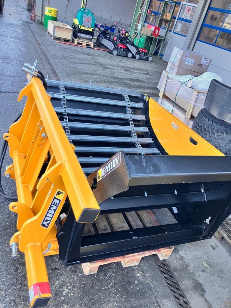 Ballenwickler van het type Emily Pick & Go, Ausstellungsmaschine in Landquart (Foto 1)