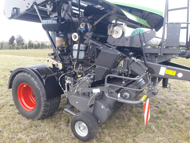 Ballenwickler des Typs Fendt Rotana 130 F Xtra, Gebrauchtmaschine in Nürtingen (Bild 1)