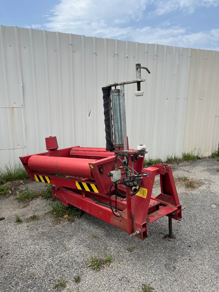 Ballenwickler typu Fort & Pegoraro E, Gebrauchtmaschine v VERNOUX EN VIVARAIS (Obrázek 1)