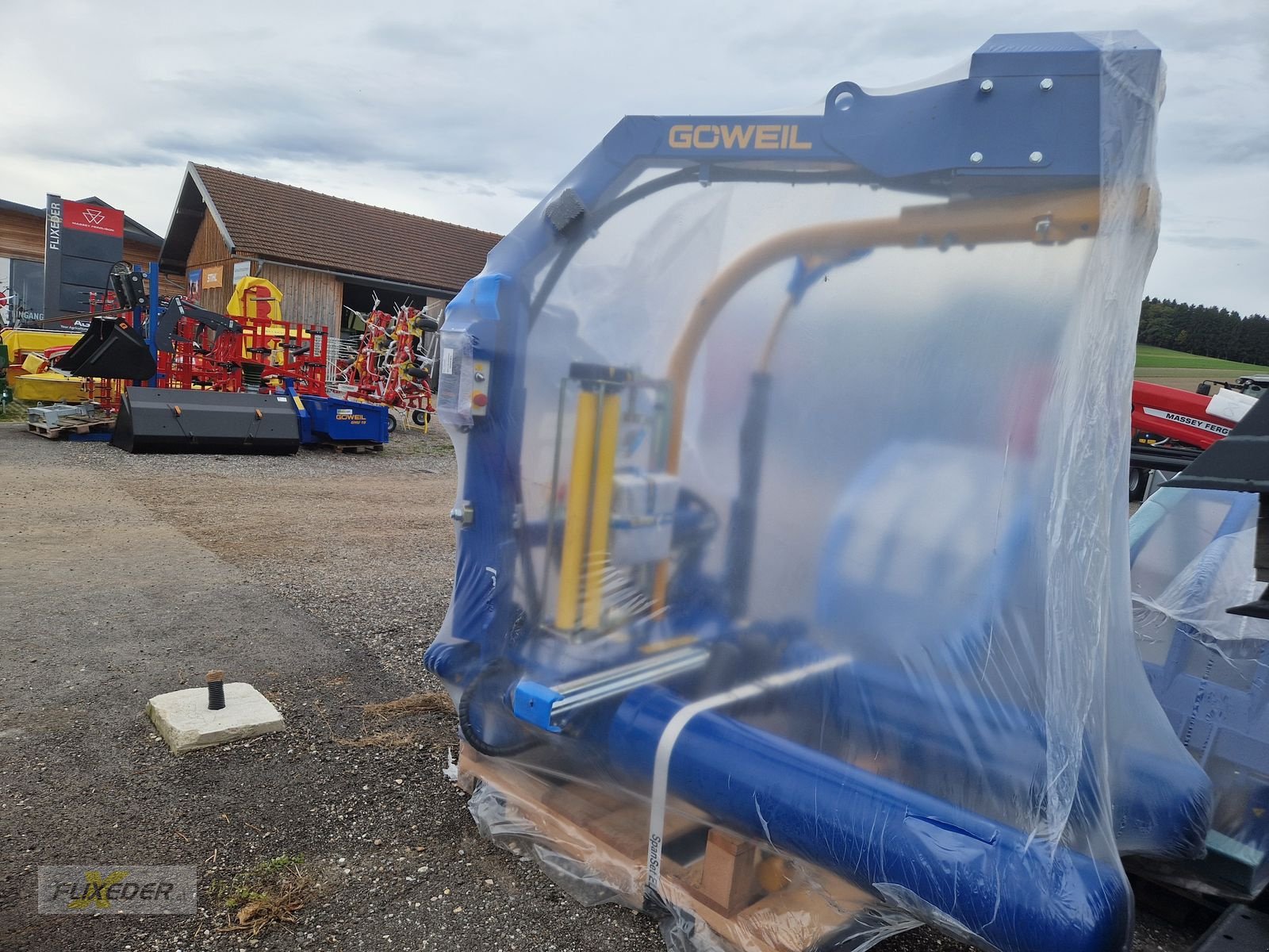 Ballenwickler of the type Göweil G1015, Neumaschine in Pattigham (Picture 2)