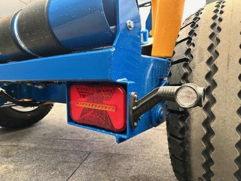 Ballenwickler des Typs Göweil Rundballenwickler G2020, Neumaschine in Tamsweg (Bild 11)