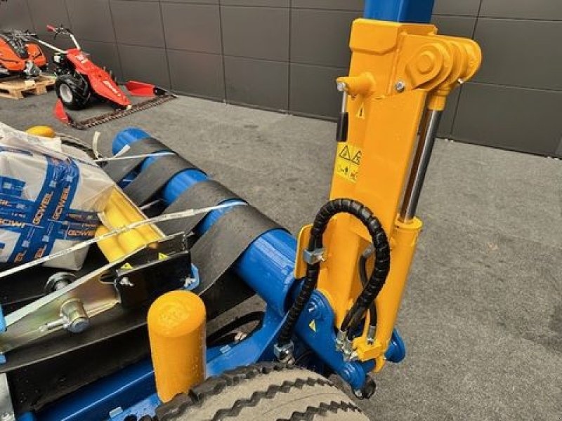 Ballenwickler des Typs Göweil Rundballenwickler G2020, Neumaschine in Tamsweg (Bild 19)