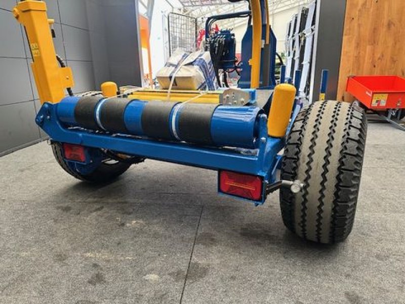 Ballenwickler des Typs Göweil Rundballenwickler G2020, Neumaschine in Tamsweg (Bild 10)