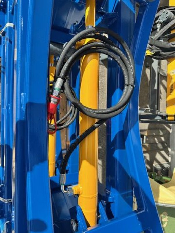 Ballenwickler des Typs Göweil Rundballenwickler G2020, Neumaschine in Tamsweg (Bild 7)