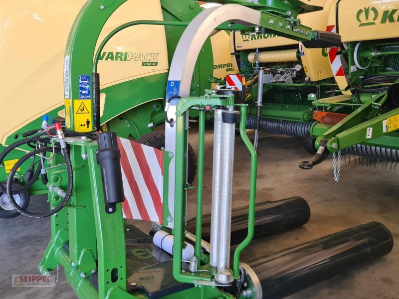 Ballenwickler of the type Krone EASYWRAP 150, Neumaschine in Groß-Umstadt (Picture 1)